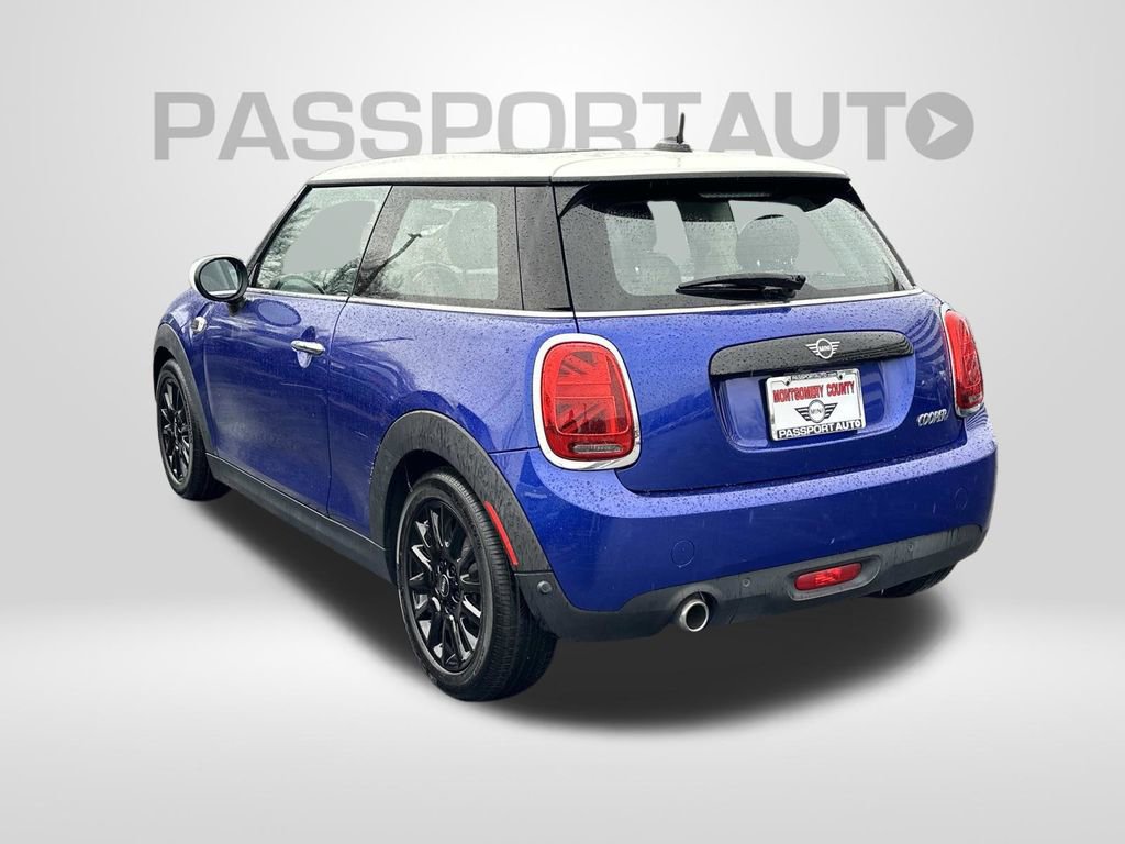 Used 2020 MINI Cooper 2-Door Hardtop image 2