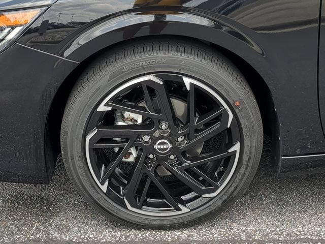 New 2026 Nissan Sentra SR w/ Floor Mat Package FWD image 10