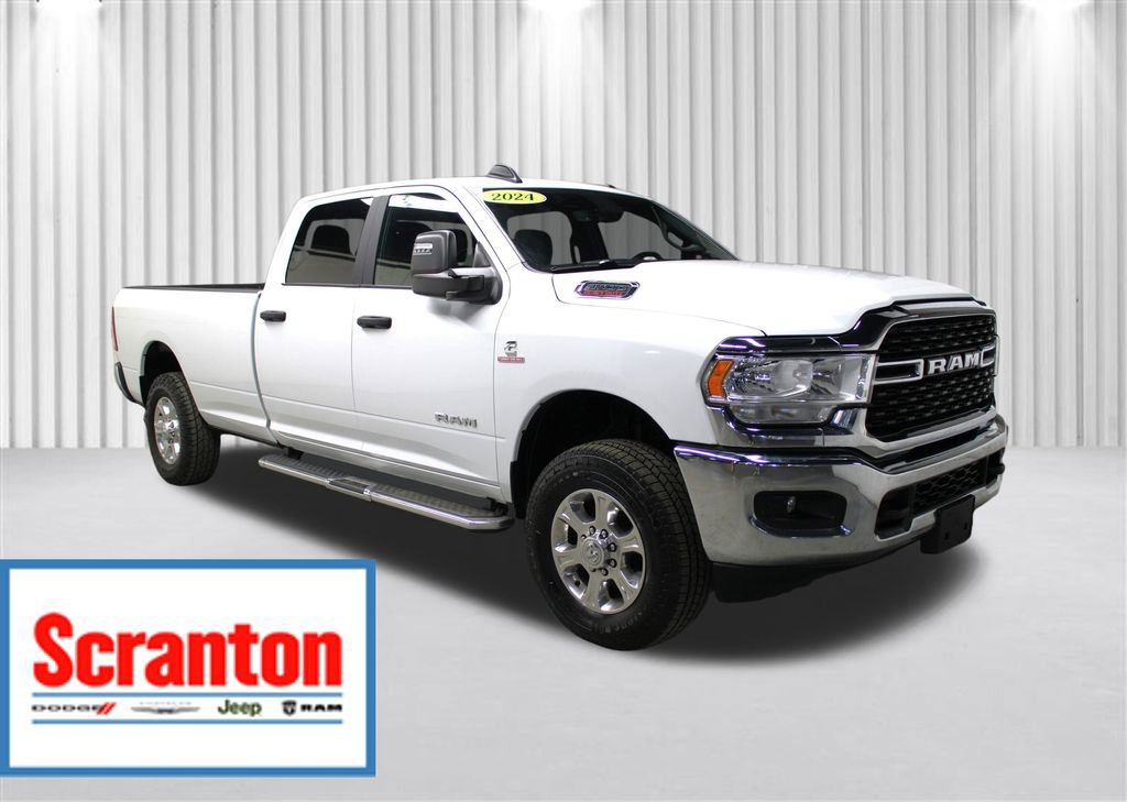 Used 2024 RAM 3500 Big Horn AWD/4WD image 1