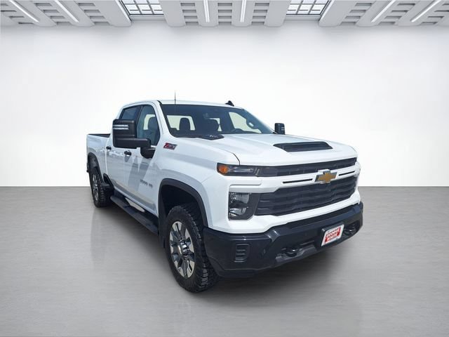 Used 2025 Chevrolet Silverado 2500 Custom w/ Custom Value Package AWD/4WD image 2