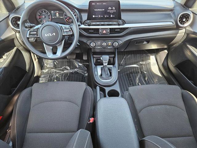 Used 2024 Kia Forte LXS w/ LXS Technology Package FWD image 16