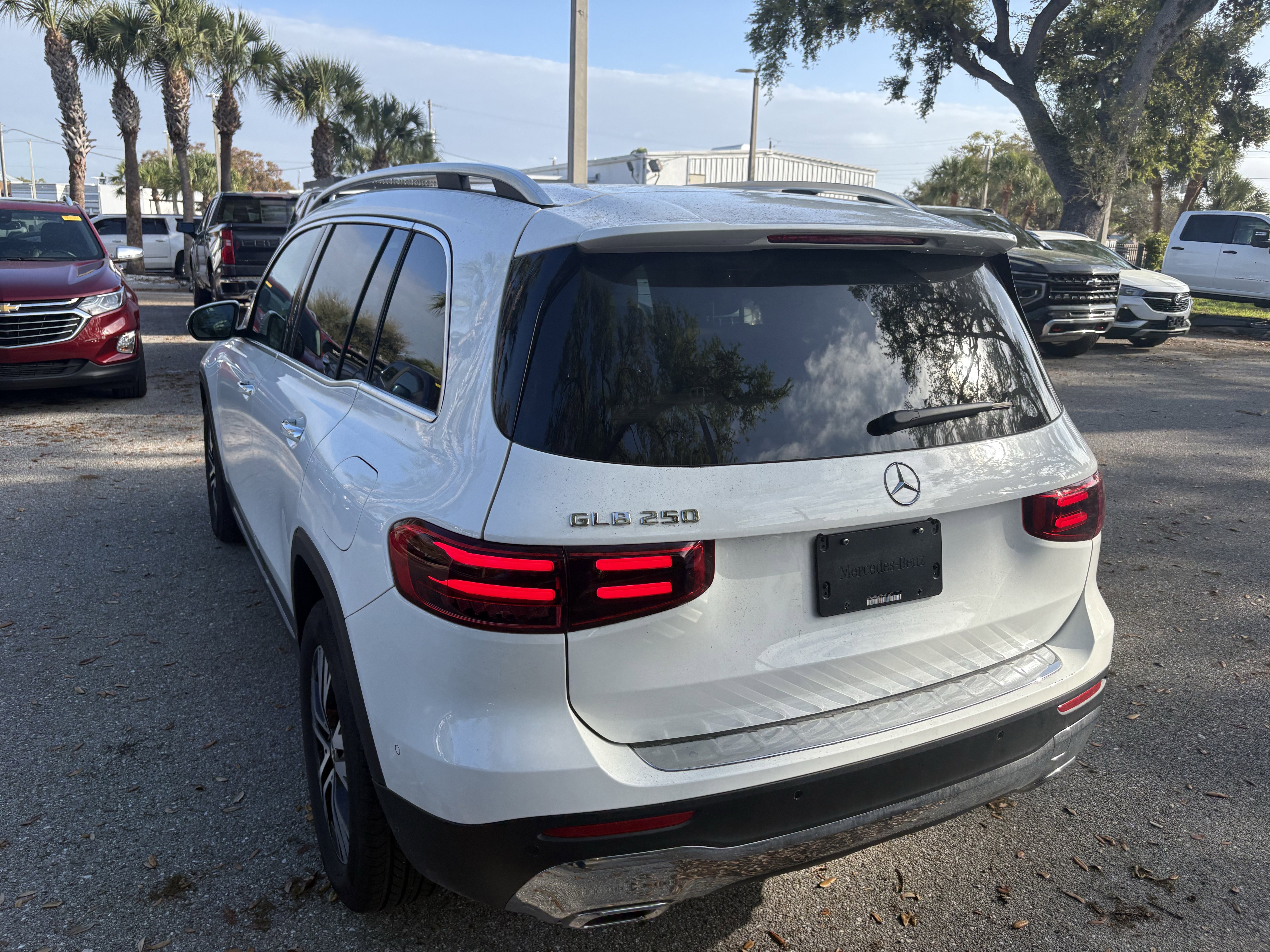 Used 2025 Mercedes-Benz GLB 250 image 4