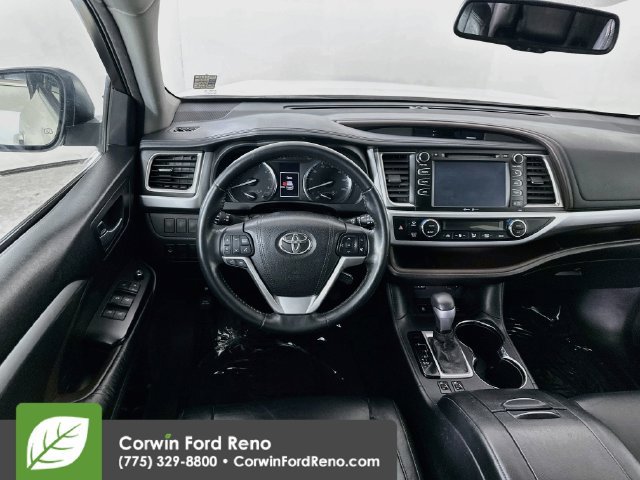 Used 2015 Toyota Highlander XLE AWD/4WD image 27