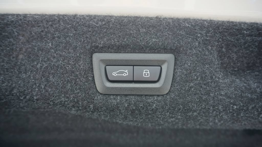 New 2027 BMW 530i xDrive w/ M Sport Package AWD/4WD image 7