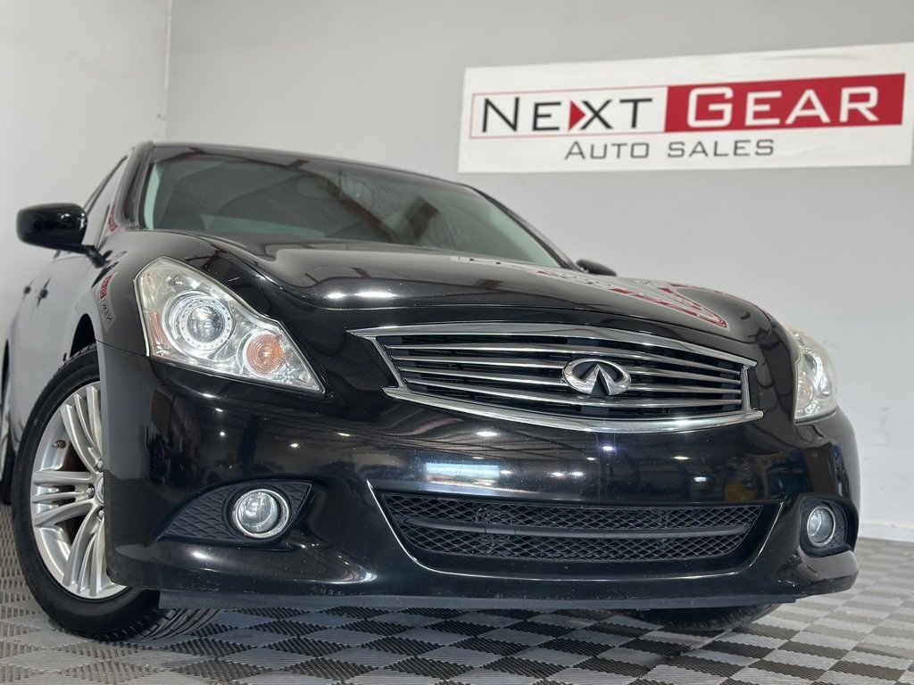 Used 2015 INFINITI Q40 w/ Moonroof Package image 4