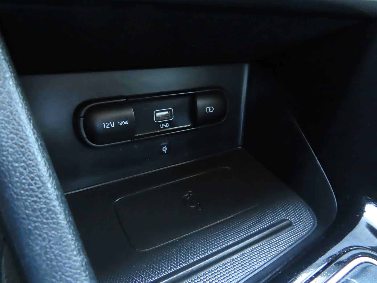 Used 2022 Kia Niro Touring Special Edition FWD image 26