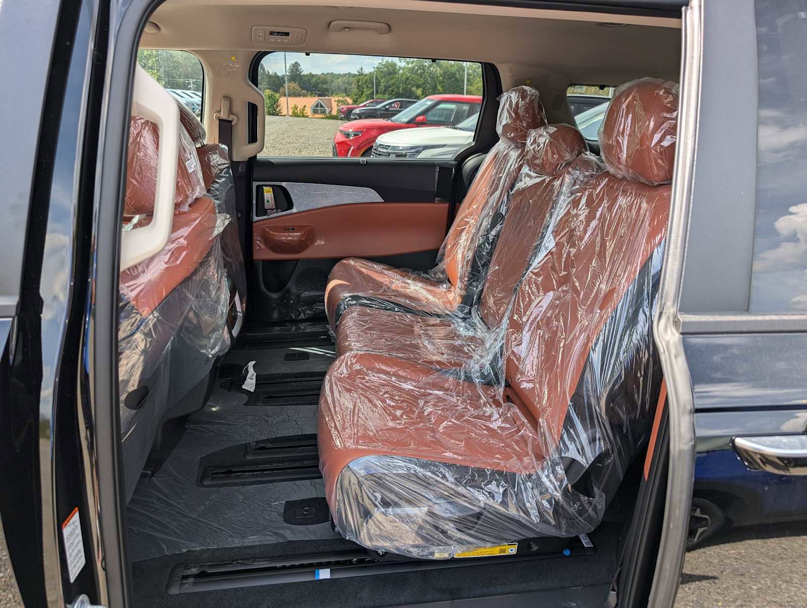 New 2026 Kia Carnival EX image 19