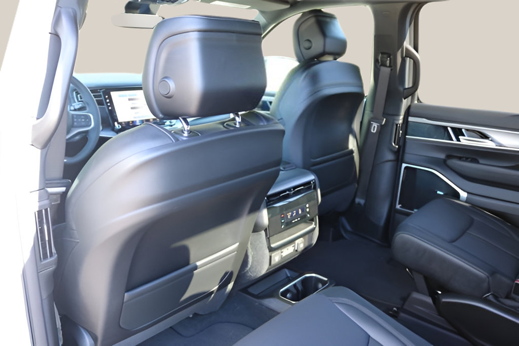 New 2026 Jeep Grand Wagoneer Limited w/ Premium Group II AWD/4WD image 17