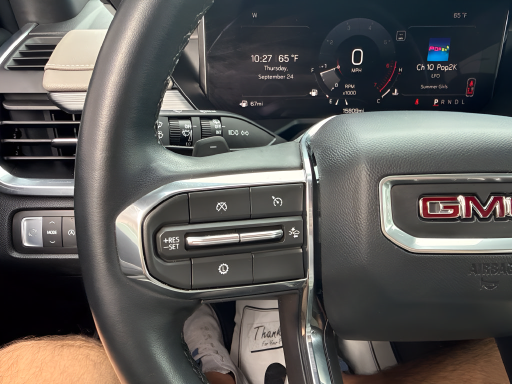 Used 2026 GMC Acadia Elevation w/ Elevation Premium Package FWD image 19