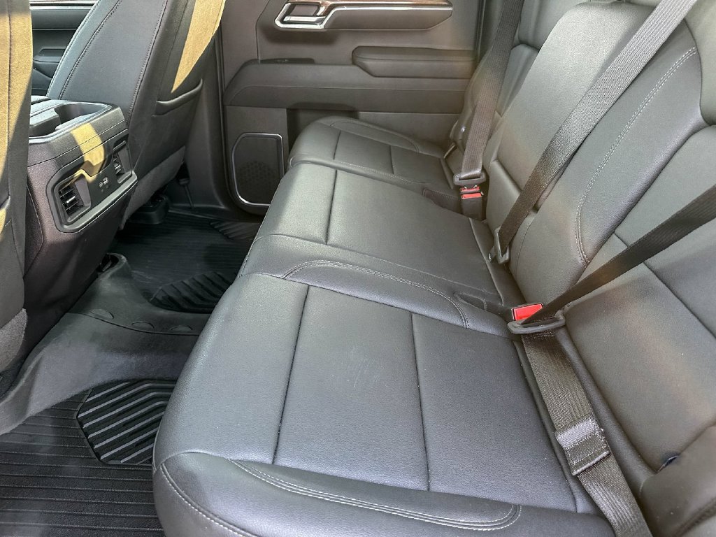 Used 2025 Chevrolet Silverado 1500 LT Trail Boss w/ LT Trail Boss Premium Package AWD/4WD image 18