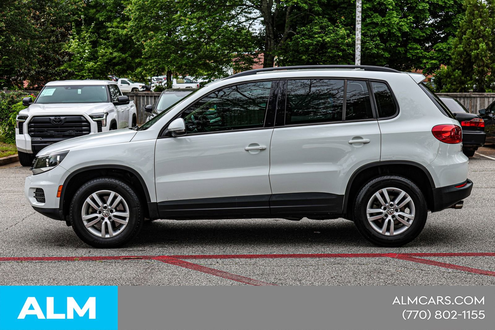 Used 2017 Volkswagen Tiguan S FWD image 10