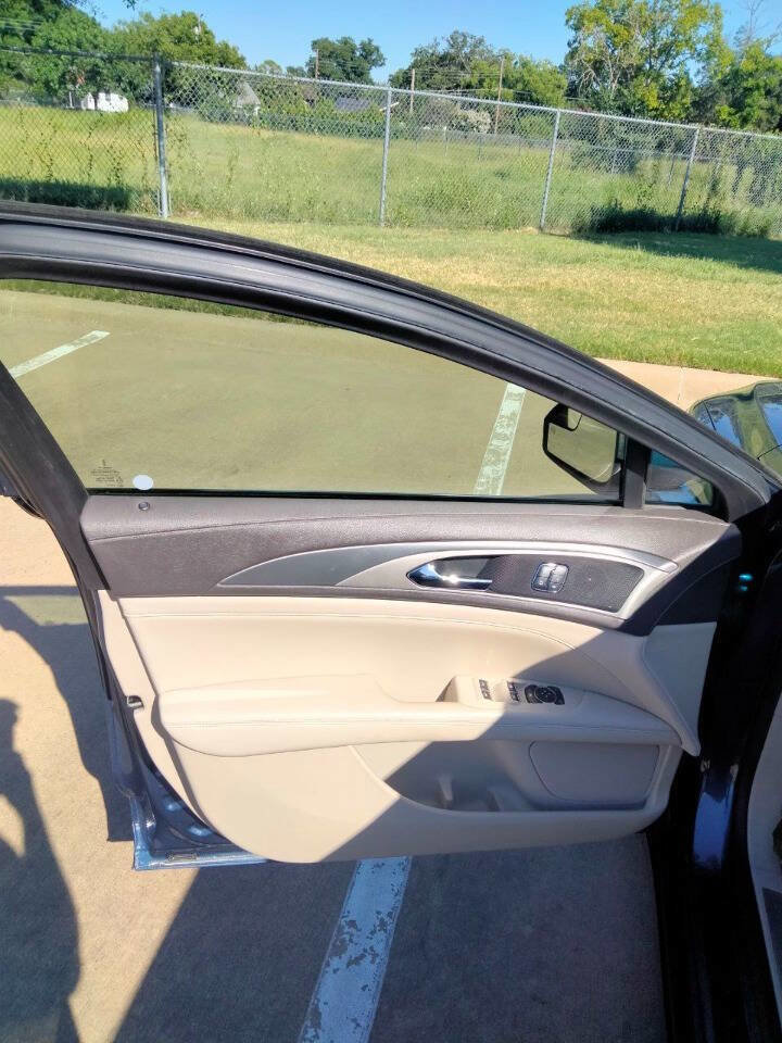 Used 2018 Lincoln MKZ Premiere image 9