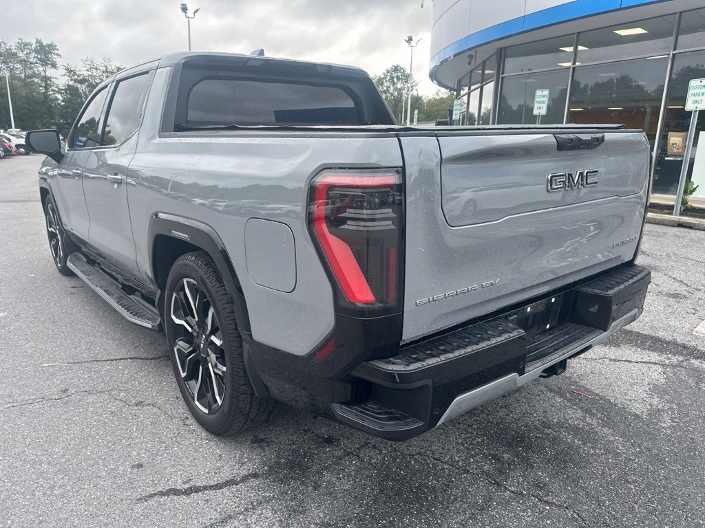 Used 2024 GMC Sierra EV Denali AWD/4WD image 7