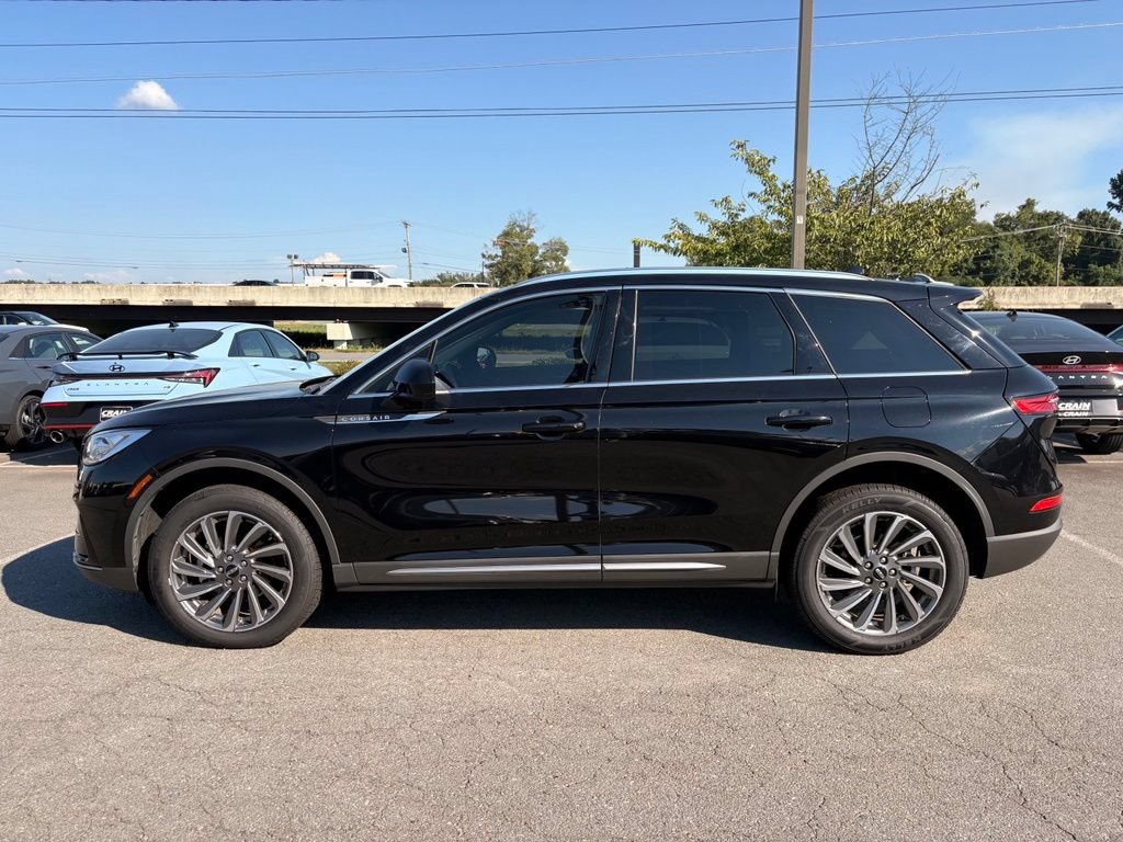 Used 2023 Lincoln Corsair Reserve AWD/4WD image 4