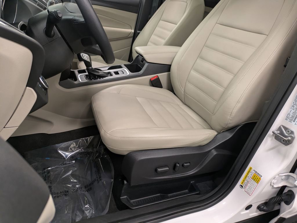 Used 2019 Ford Escape Titanium AWD/4WD image 10