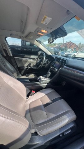 Used 2017 Honda Civic Touring image 12