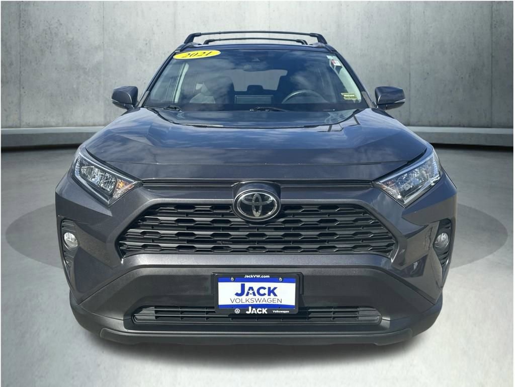 Used 2021 Toyota RAV4 XLE w/ Convenience Package FWD image 7
