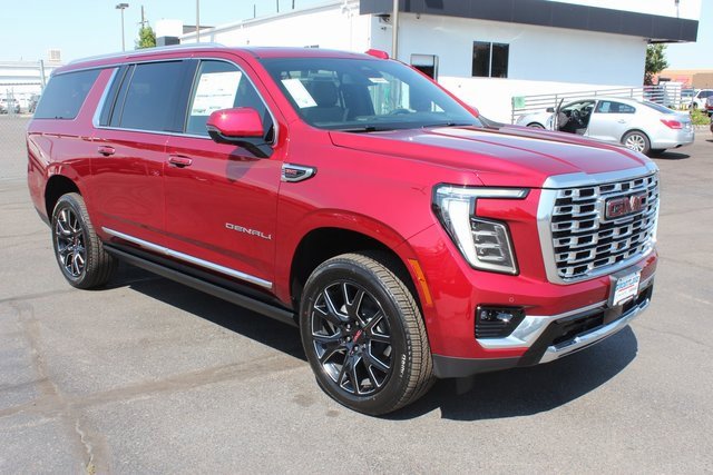 New 2025 GMC Yukon XL Denali w/ Sun & Power Step Package image 9