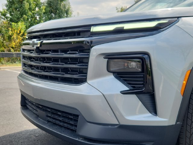 New 2027 Chevrolet Traverse LT w/ Midnight/Sport Edition FWD image 10