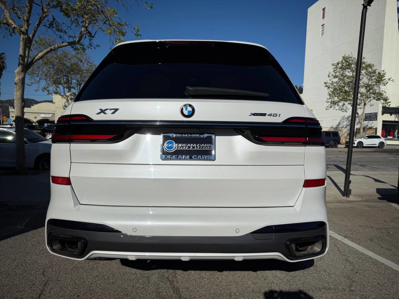 Used 2023 BMW X7 xDrive40i w/ Executive Package image 9