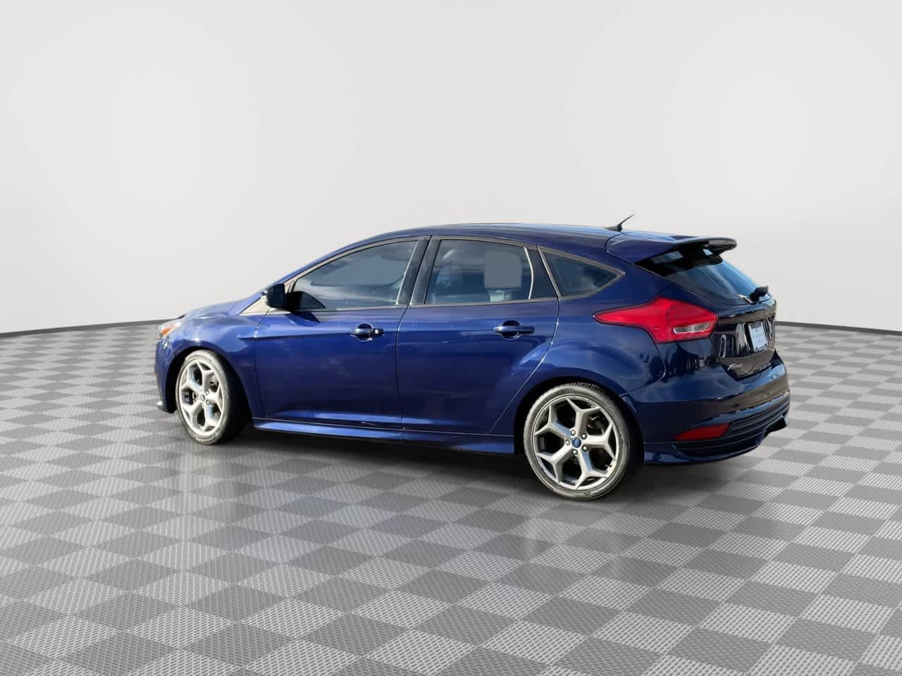Used 2017 Ford Focus ST w/ Equipment Group 402A FWD image 6