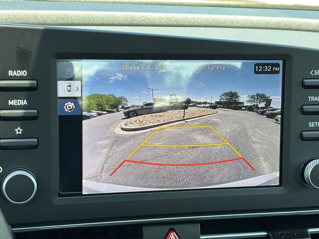 Used 2025 Hyundai Elantra SE FWD image 31