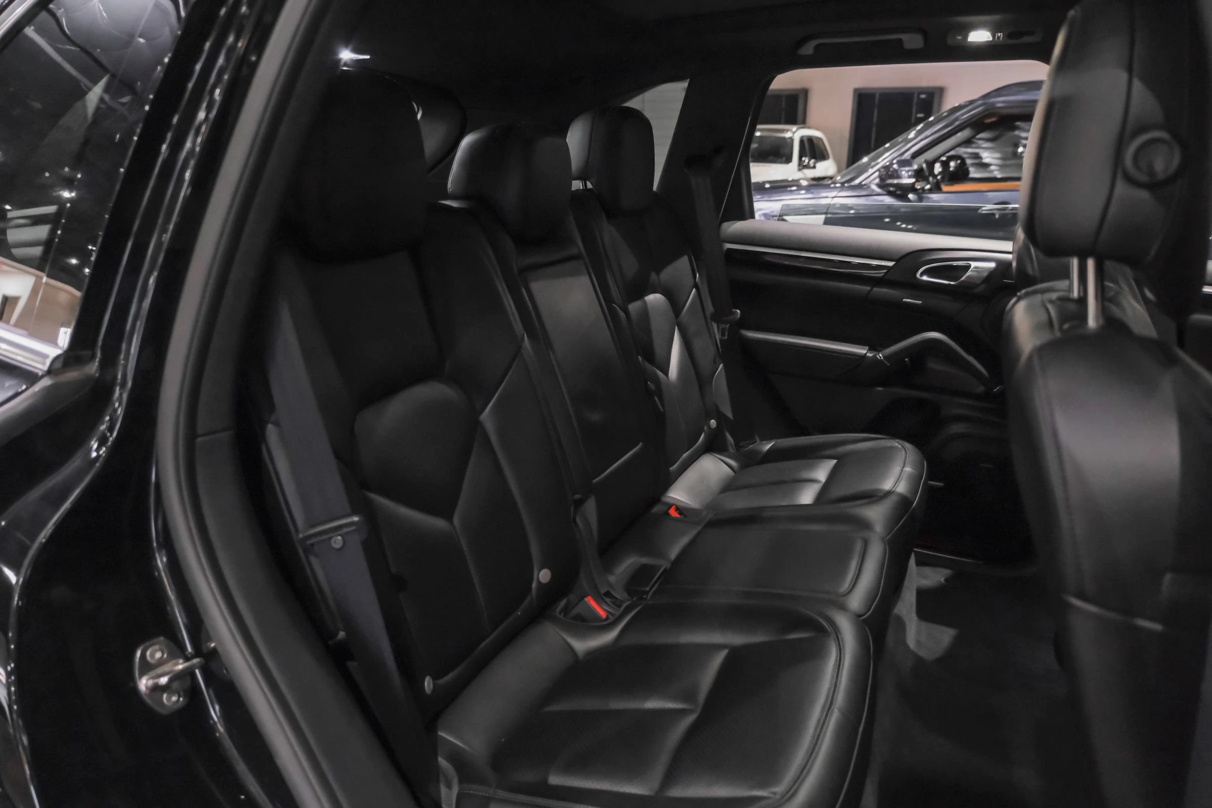 Used 2018 Porsche Cayenne AWD/4WD image 33