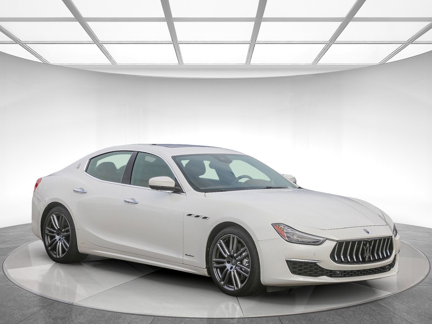 Used 2018 Maserati Ghibli S GranLusso image 4