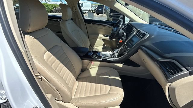 Used 2016 Ford Fusion Energi SE FWD image 11
