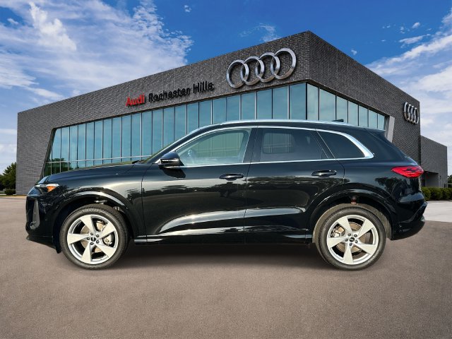 Certified 2025 Audi Q5 Premium Plus AWD/4WD image 2