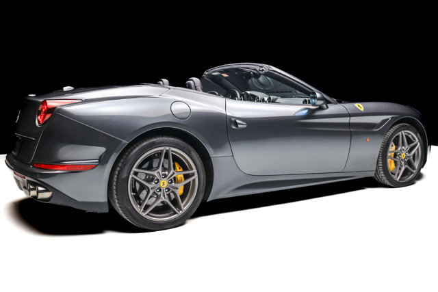 Used 2016 Ferrari California T image 26