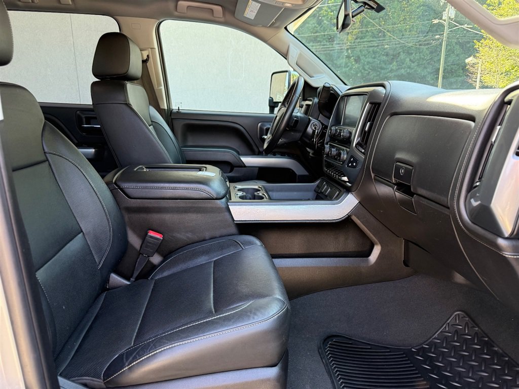 Used 2019 Chevrolet Silverado 2500 LTZ w/ Duramax Plus Package AWD/4WD image 4