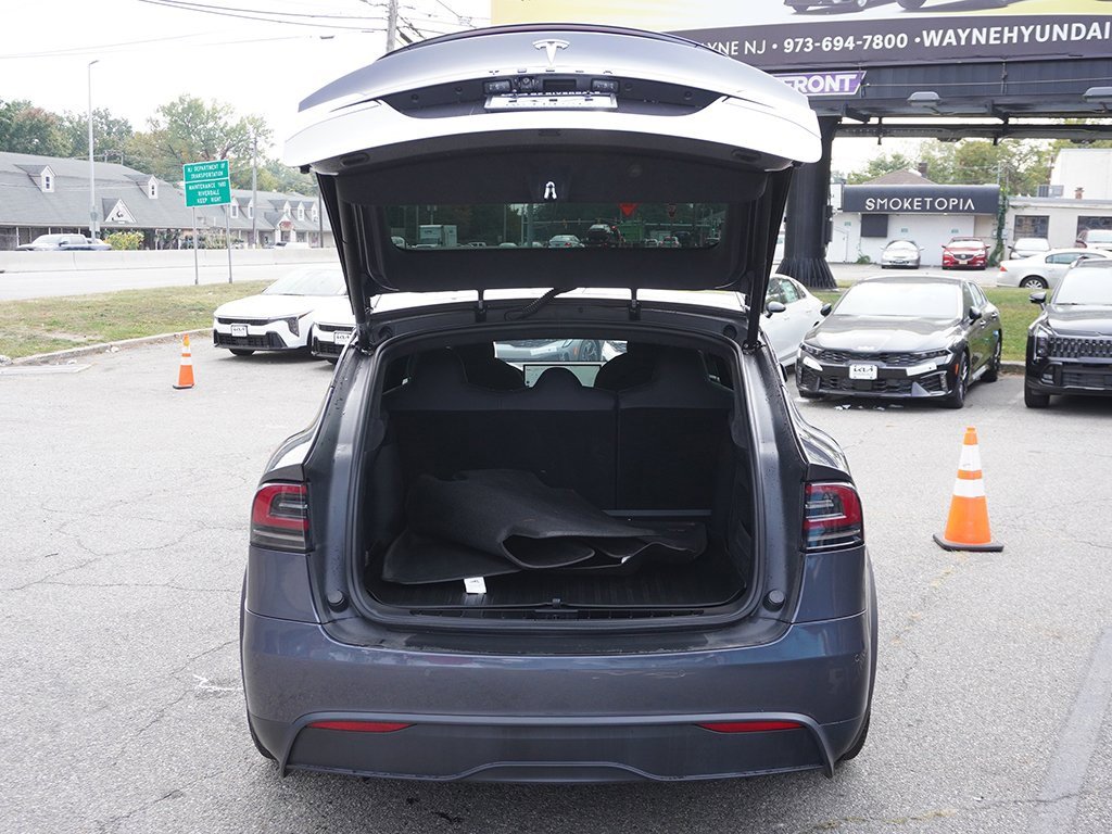 Used 2022 Tesla Model X image 23