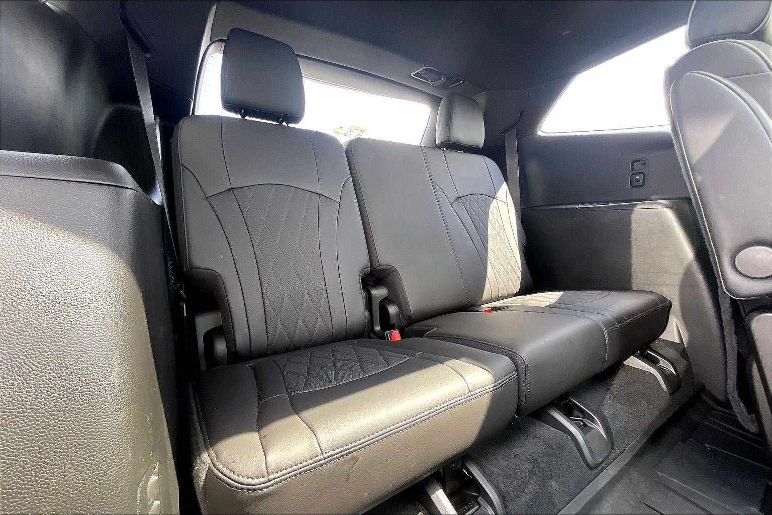 Used 2023 Buick Enclave Avenir w/ Avenir Technology Package AWD/4WD image 25