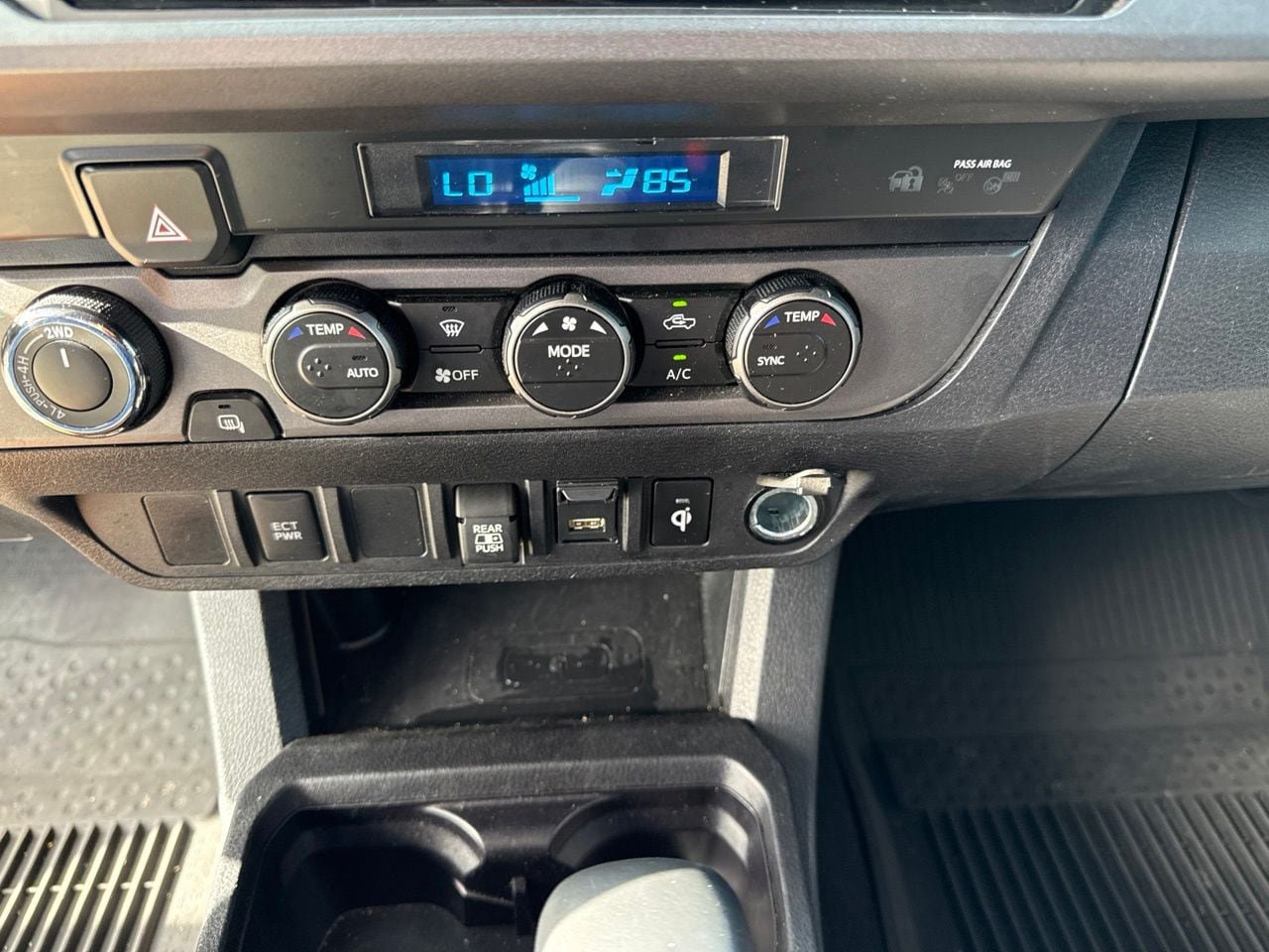 Used 2022 Toyota Tacoma TRD Off-Road AWD/4WD image 24