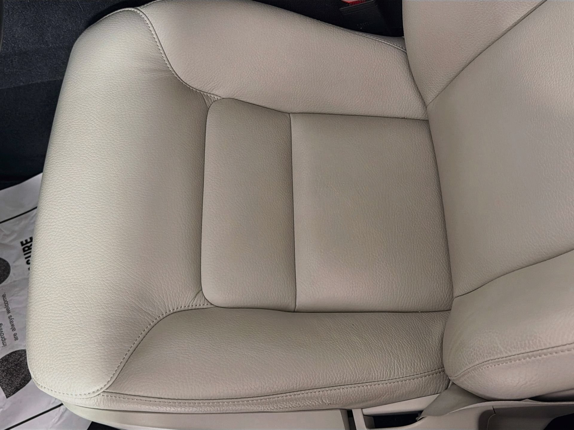 Certified 2024 Volvo XC60 B5 Plus AWD/4WD image 19