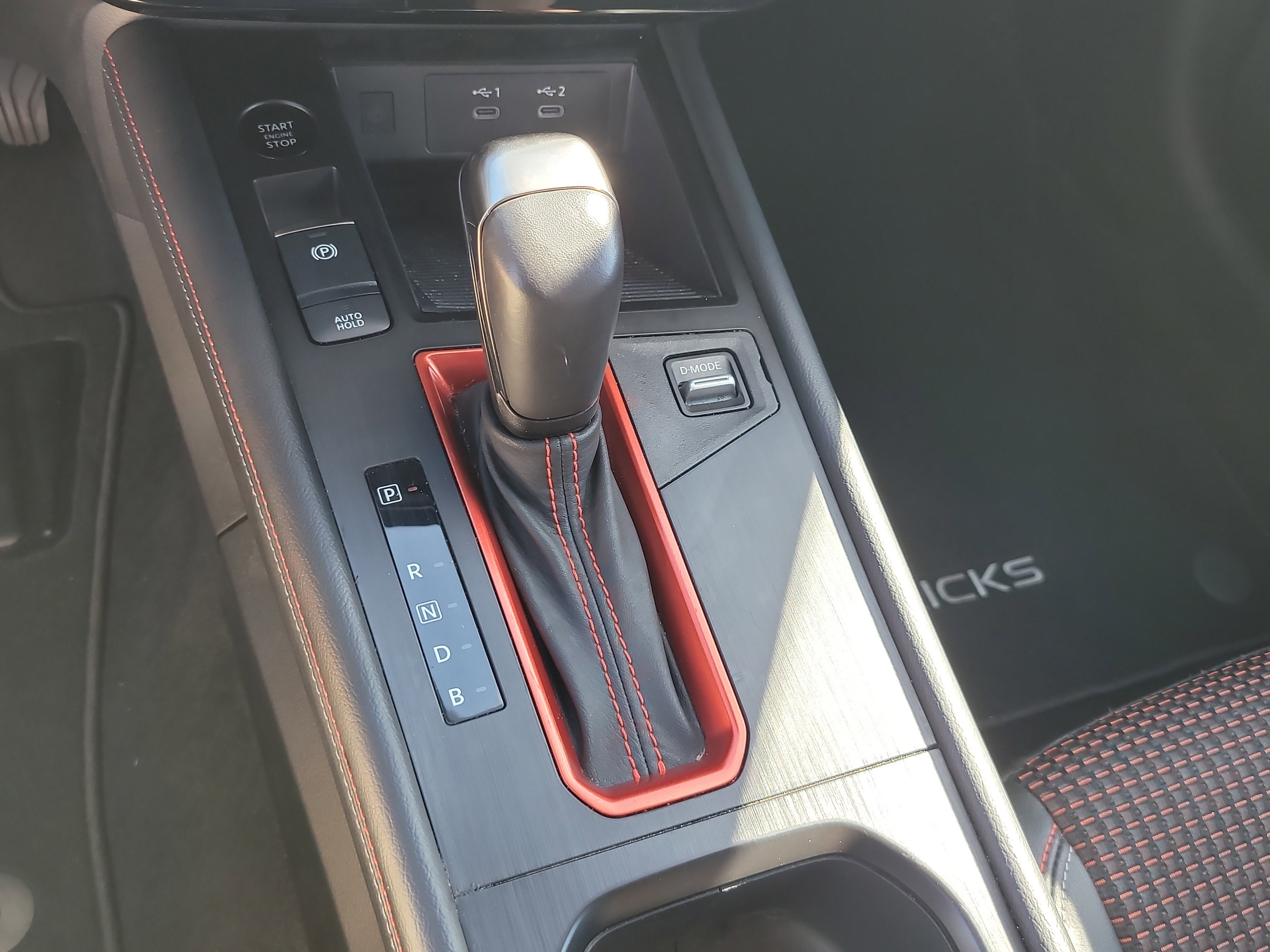 Used 2025 Nissan Kicks SR FWD image 23