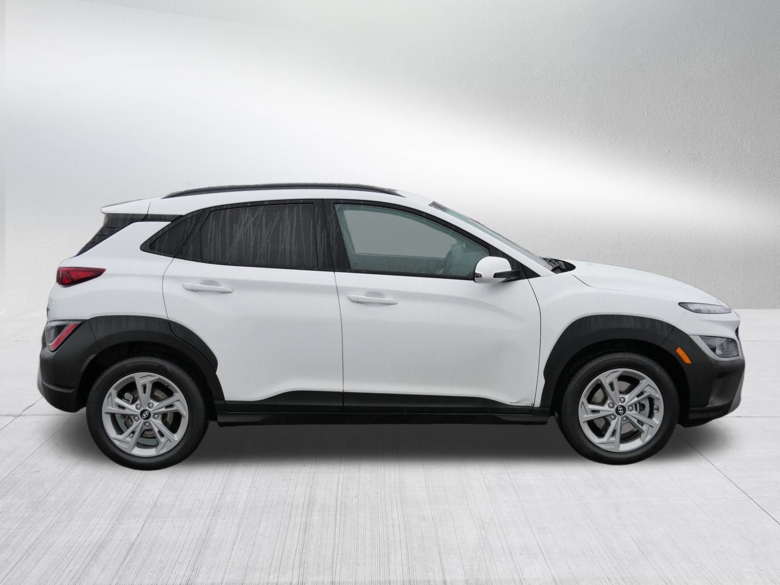 Certified 2022 Hyundai Kona SEL w/ Convenience Package image 8