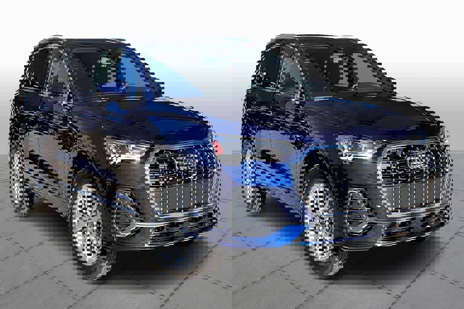 Certified 2025 Audi Q3 2.0T Premium w/ Convenience Package image 2