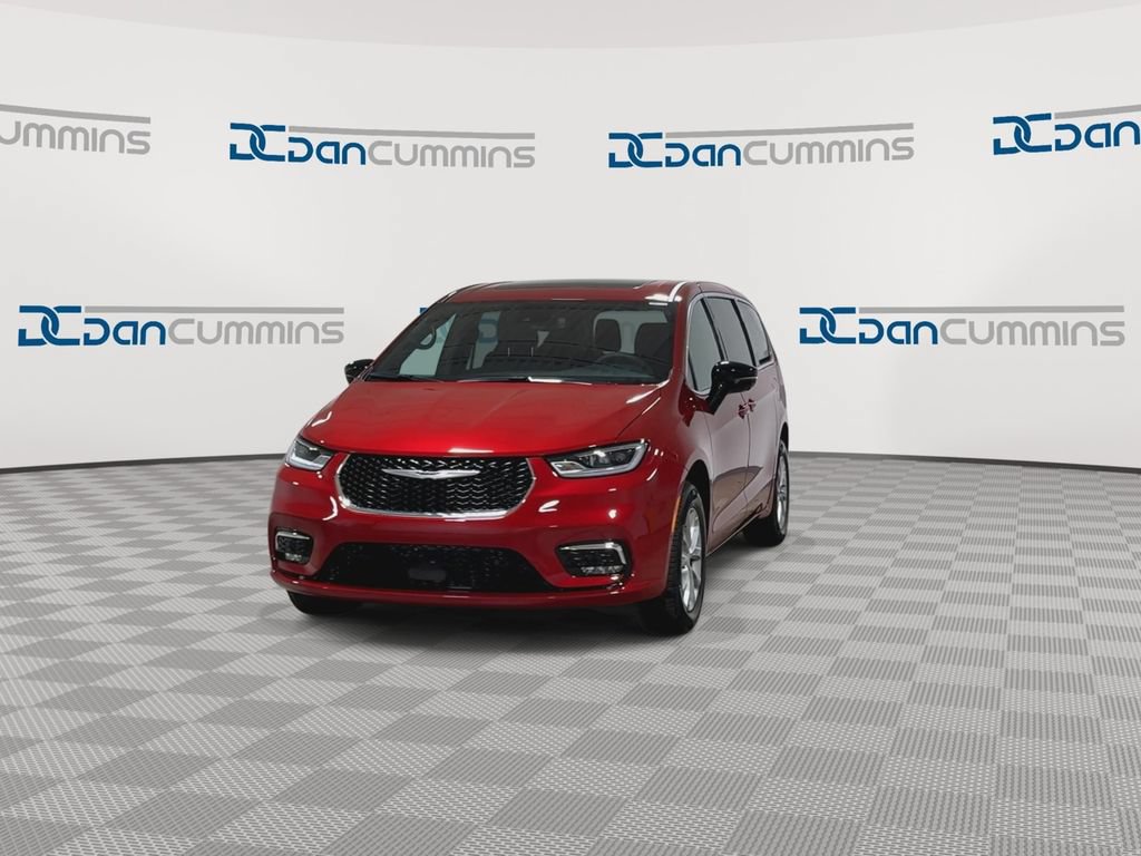 New 2026 Chrysler Pacifica Limited AWD/4WD image 4
