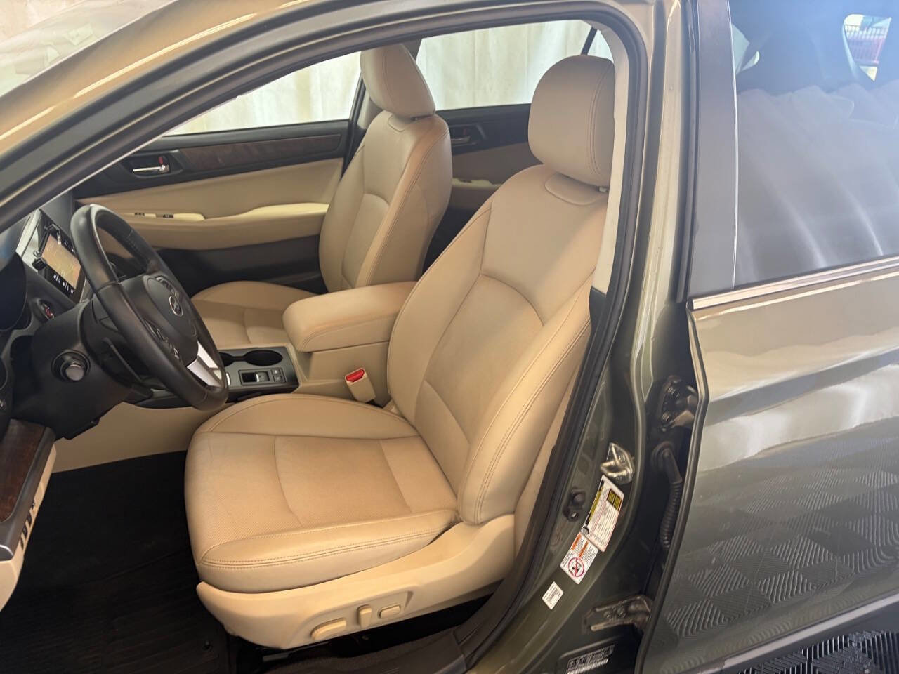 Used 2017 Subaru Outback 2.5i Limited AWD/4WD image 25