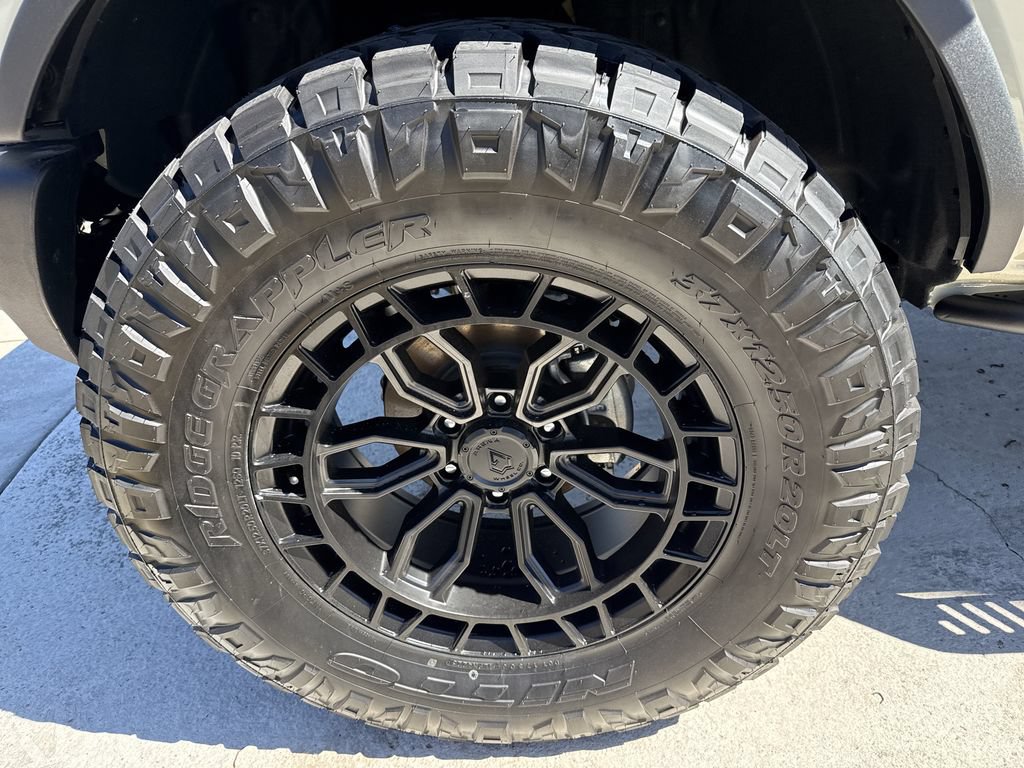 New 2025 Ford Bronco 2-Door w/ Sasquatch Package AWD/4WD image 11