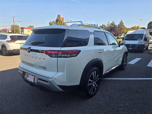 Used 2023 Nissan Pathfinder Platinum image 7