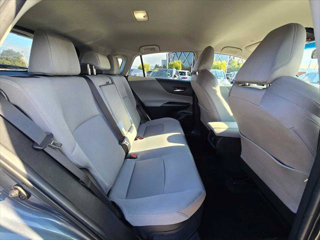 Used 2023 Toyota Venza LE AWD/4WD image 12
