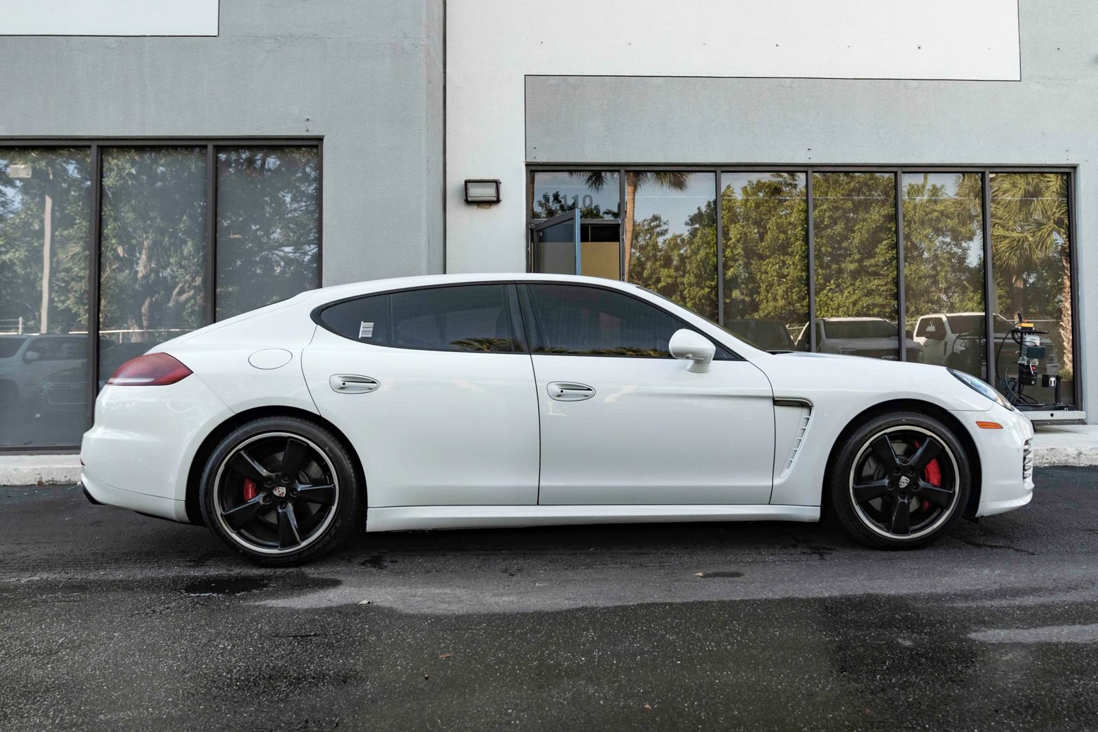 Used 2016 Porsche Panamera GTS AWD/4WD image 8
