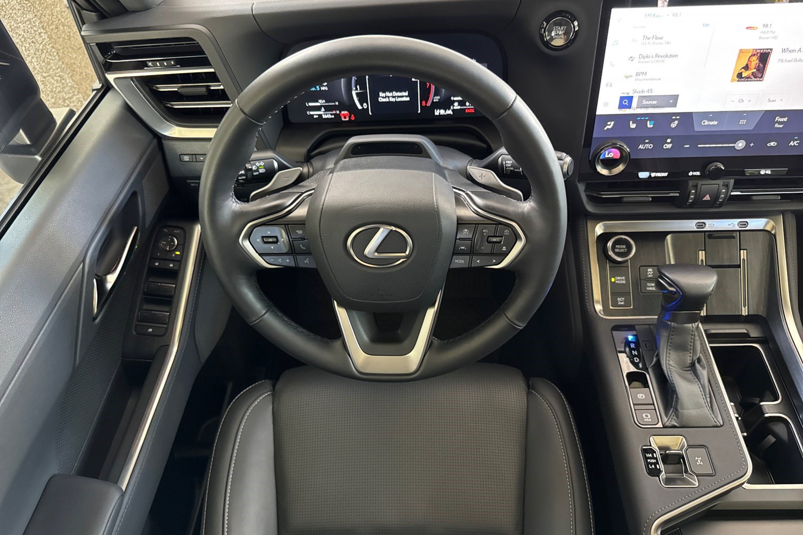 Certified 2024 Lexus GX 550 w/ Accessory Package (Z1) AWD/4WD image 18