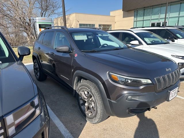 Used 2020 Jeep Cherokee Trailhawk image 5