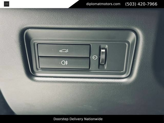 Used 2015 Jaguar XJ L Portfolio AWD/4WD image 33