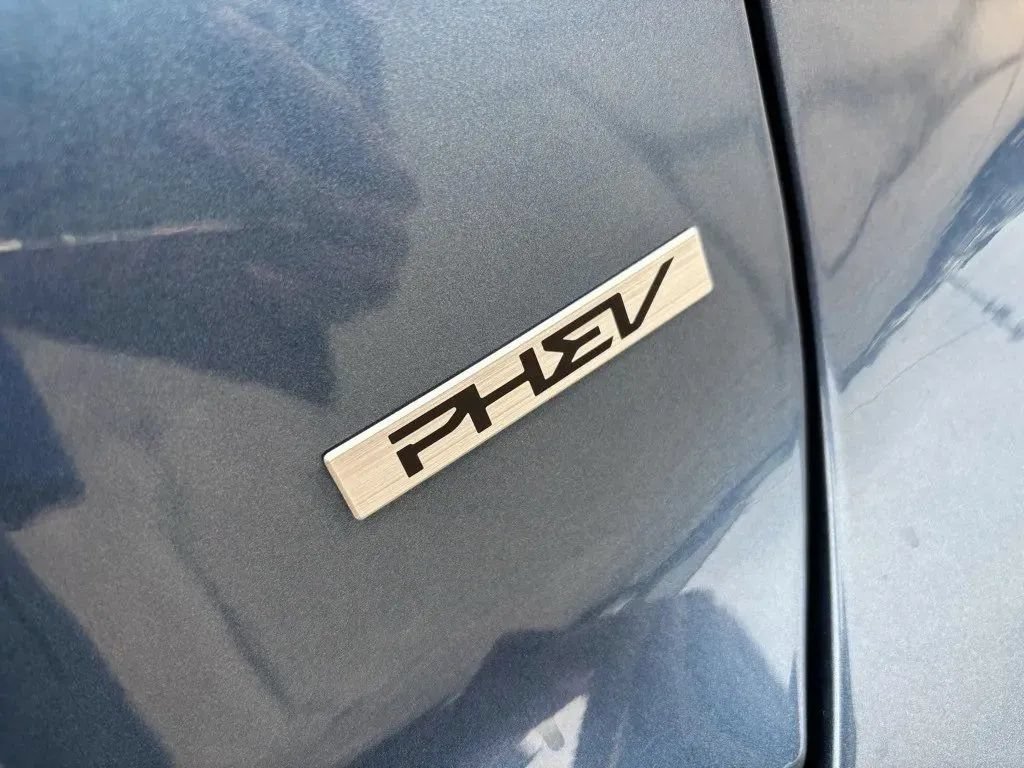Used 2023 Kia Niro SX Touring FWD image 10