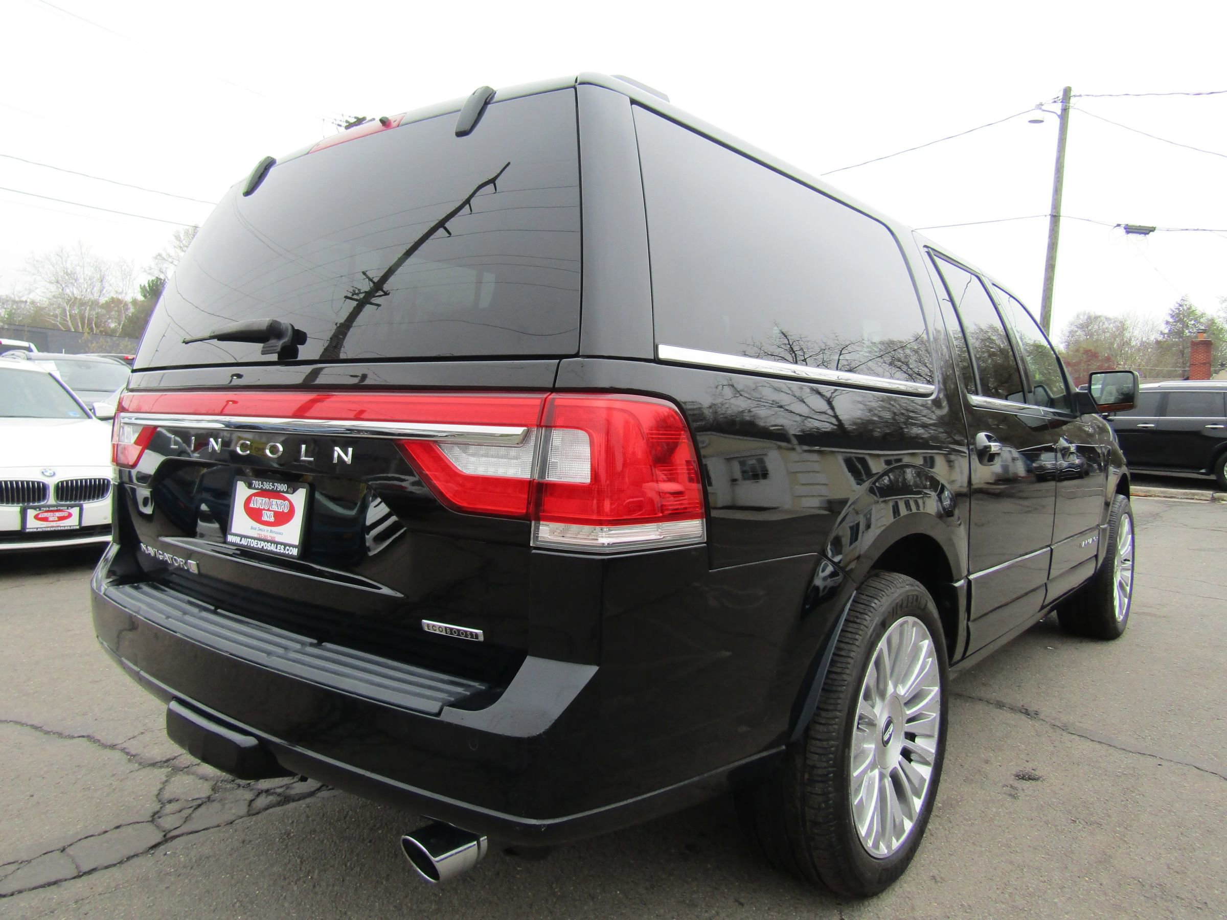 Used 2016 Lincoln Navigator L Select AWD/4WD image 7